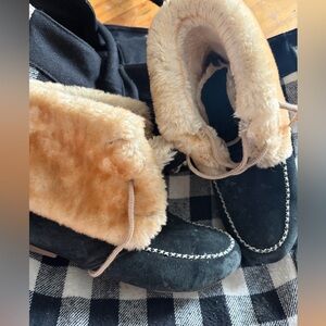 Lamo genuine suede shearling Black and Tan Fur-Lined slippers